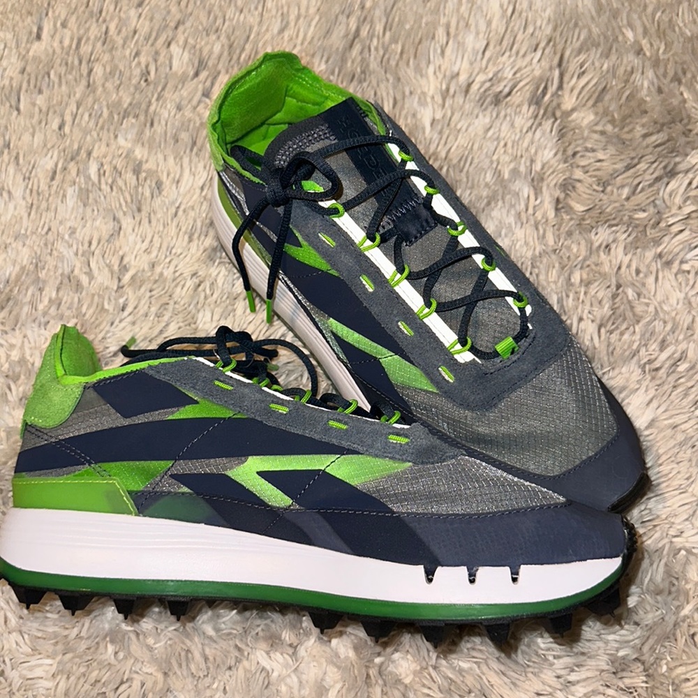 NWOT rebook sneakers